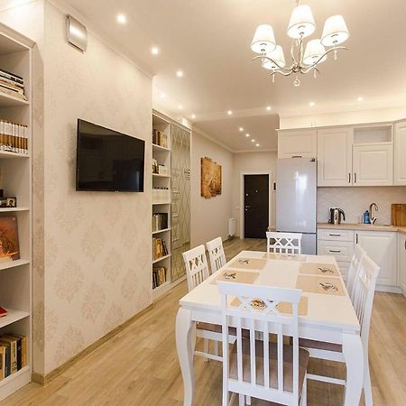 2-Roomed Apartment With Living Room 오데사 외부 사진