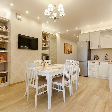 2-Roomed Apartment With Living Room 오데사 외부 사진